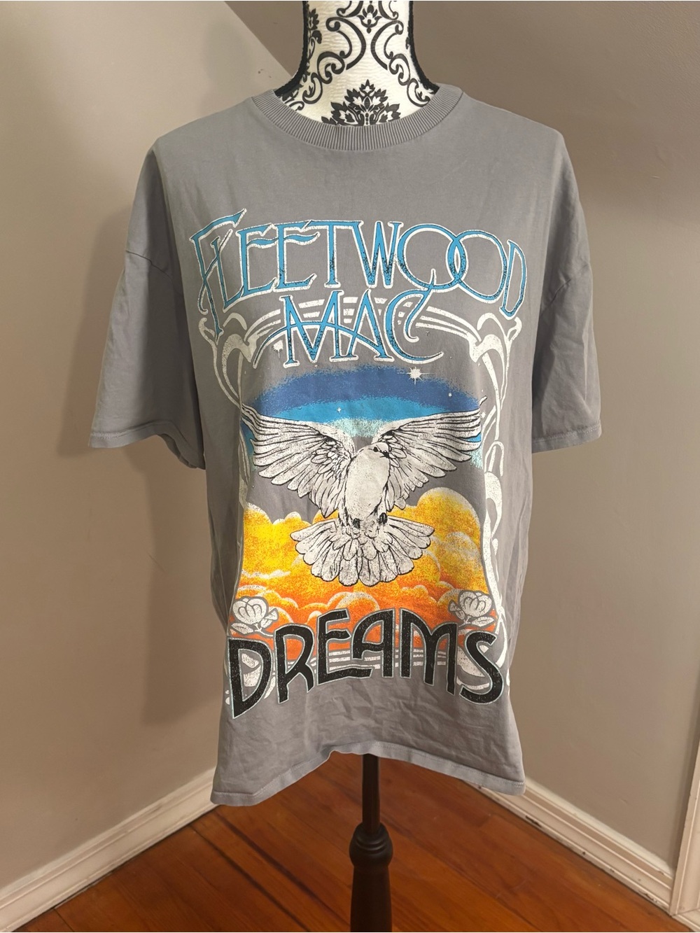 Fleetwood Mac “Dreams” oversized 2023 Gray Shirt size S band tee 80s Rock
